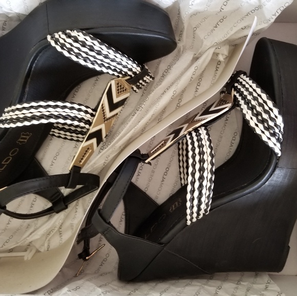 ALDO wedges - Picture 2 of 2